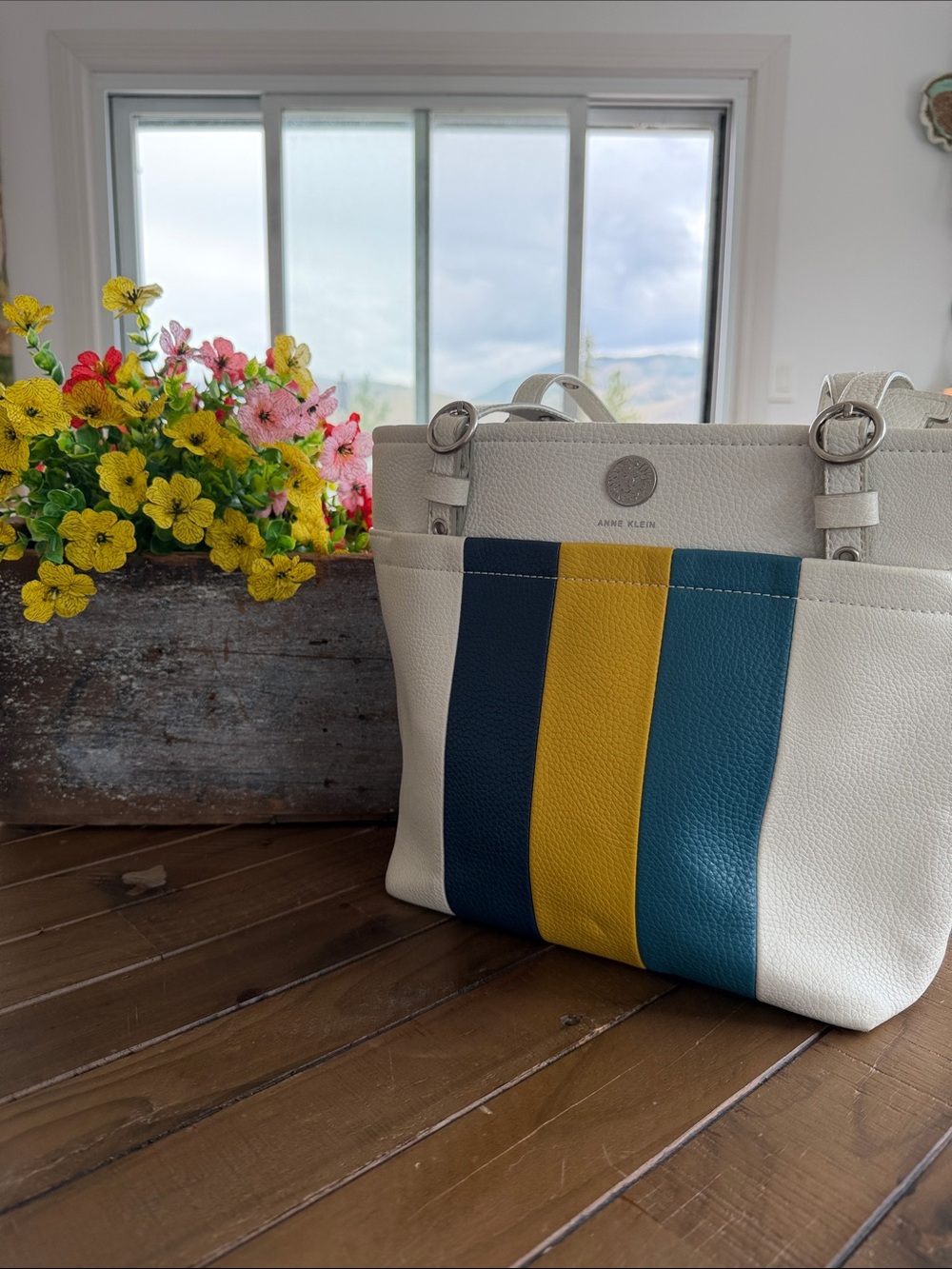 Gorgeous Anne Klein, White Pebble Tote.  NWOT